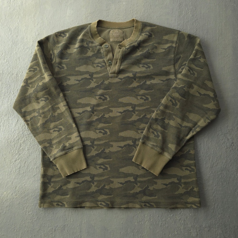 2010s American Eagle Green Camo Henley XL Thermal Waffle Knit T-shirt